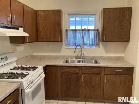 Kitchen - 2413 S Lowell St, Springfield, IL 62704 photo 2 of 2