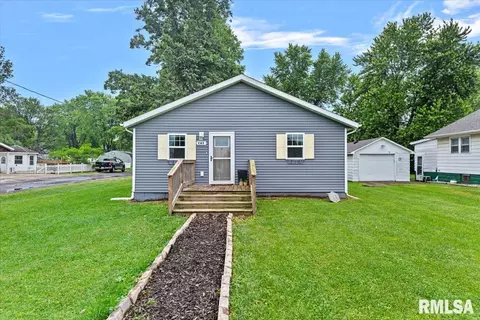 1500 W Gilpin St, Taylorville, IL 62568