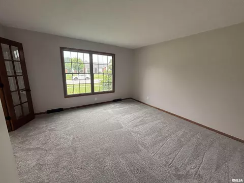 2116 Renwick Dr, Springfield, IL 62704 photo 3