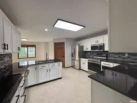 2116 Renwick Dr, Springfield, IL 62704 photo 15