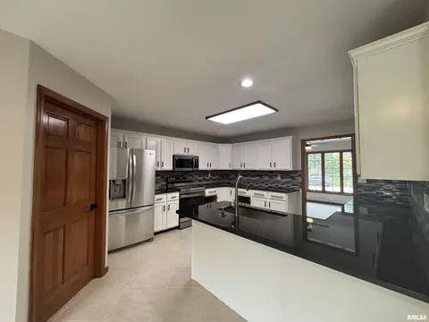 2116 Renwick Dr, Springfield, IL 62704 photo 14