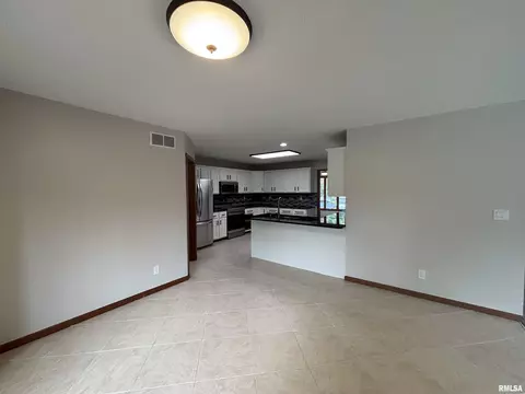 2116 Renwick Dr, Springfield, IL 62704 photo 11