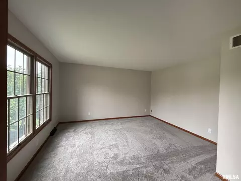 2116 Renwick Dr, Springfield, IL 62704 photo 5