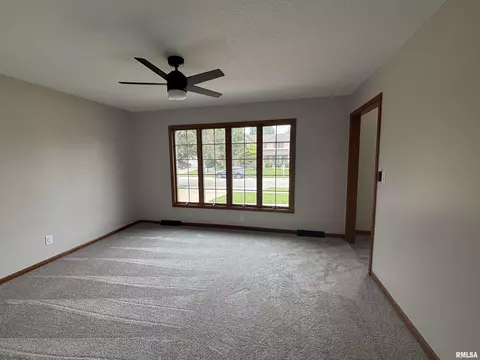 2116 Renwick Dr, Springfield, IL 62704 photo 6