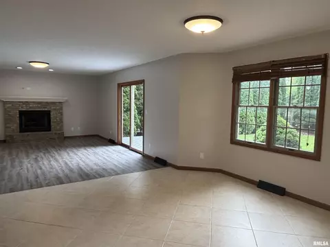 2116 Renwick Dr, Springfield, IL 62704 photo 8