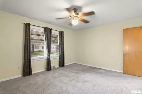 Bedroom - 36 Bob O Link Dr, Springfield, IL 62702 photo 6 of 8
