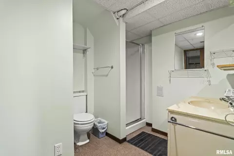 Bath - 36 Bob O Link Dr, Springfield, IL 62702 photo 2 of 2