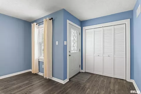 Entry Way - 36 Bob O Link Dr, Springfield, IL 62702 photo 1 of 2