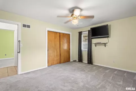 Bedroom - 36 Bob O Link Dr, Springfield, IL 62702 photo 5 of 8