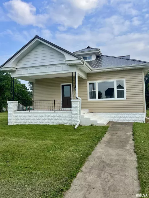 111 W Prairie St, Camp Point, IL 62320 photo 1