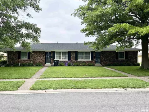14 Westfair Dr, Jacksonville, IL 62650