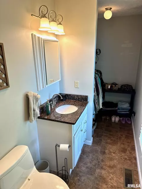 2900 Old State Rd, Alexander, IL 62601 photo 21