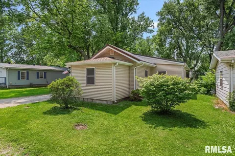 2911 S 13th St, Springfield, IL 62703 photo 3