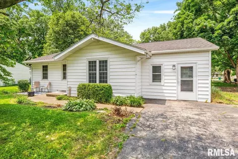 321 Parkview Dr, Rochester, IL 62563