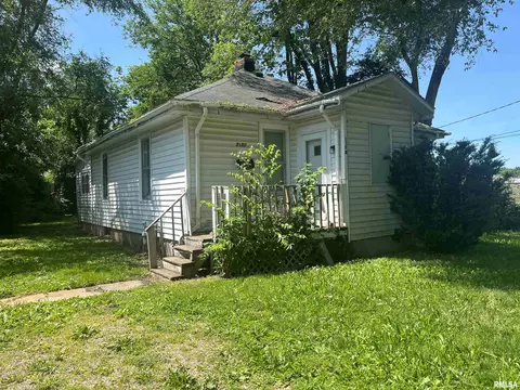 3208 Elm St, Springfield, IL 62702