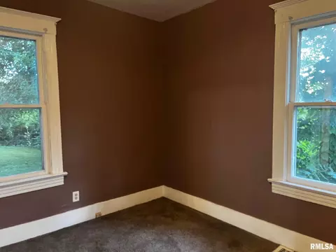 Bedroom - 3208 Elm St, Springfield, IL 62702 photo 4 of 5