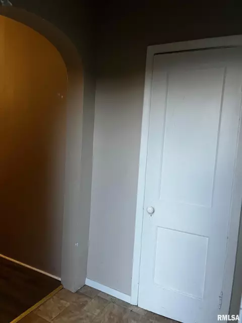 Entry Way - 3208 Elm St, Springfield, IL 62702 photo 2 of 2