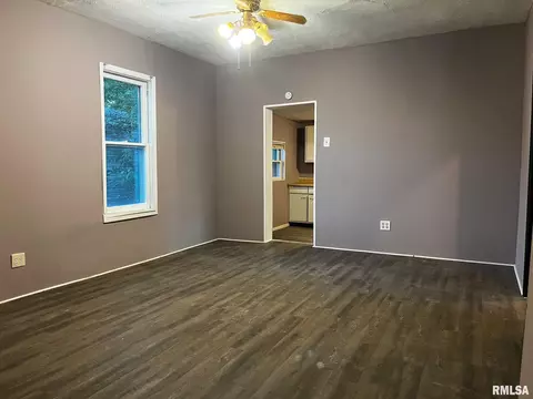 Living - 3208 Elm St, Springfield, IL 62702 photo 2 of 2