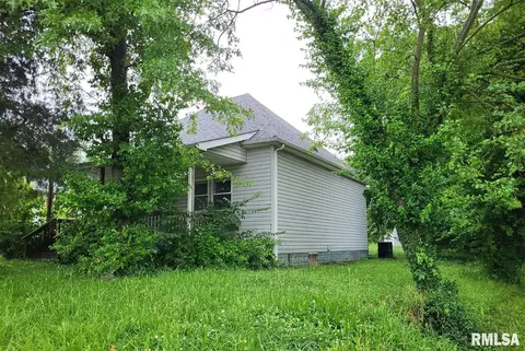 728 E Illinois Ave, Carterville, IL 62918