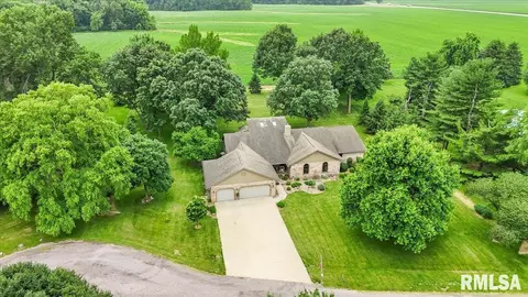 9 Windfall Ln, Cantrall, IL 62625