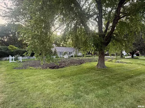 301 Casson St, Williamsville, IL 62693