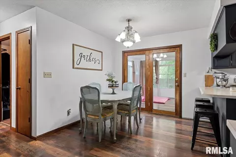 2629 Stratford Dr, Springfield, IL 62704 photo 9
