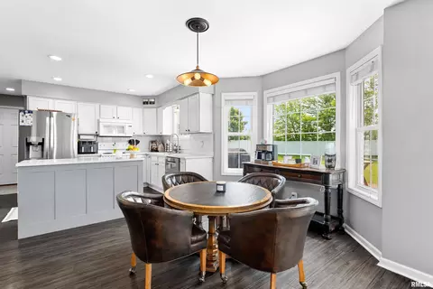 Kitchen - 418 Mackenzie Pl, Germantown Hills, IL 61548 photo 1 of 4
