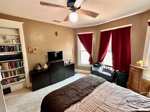 Bedroom - 439 W Vine St, Springfield, IL 62704 photo 1 of 4