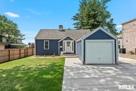 1203 W Chambers St, Jacksonville, IL 62650