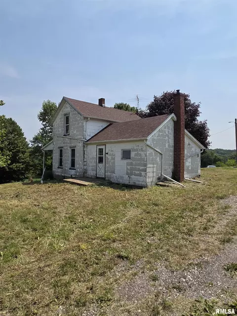 1355 Old Wagon Rd, Knoxville, IL 61448