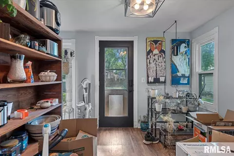 Entry Way - 1506 S Pasfield St, Springfield, IL 62704 photo 5 of 5