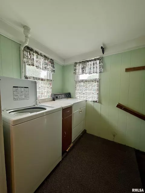 305 N Harshbarger St, Abingdon, IL 61410 photo 20