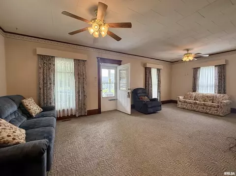 305 N Harshbarger St, Abingdon, IL 61410 photo 4