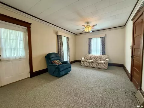 305 N Harshbarger St, Abingdon, IL 61410 photo 5