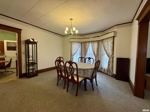 305 N Harshbarger St, Abingdon, IL 61410 photo 8