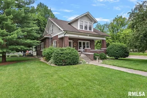 330 W Loud St, Virden, IL 62690
