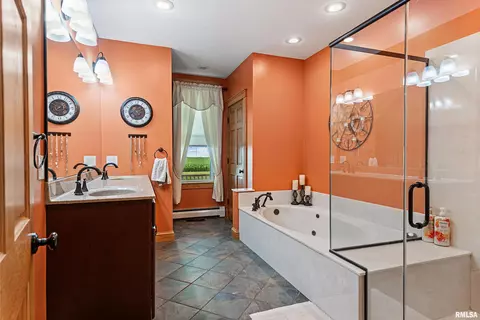 Bath - 1154 Dickerman Rd, Franklin, IL 62638 photo 2 of 5