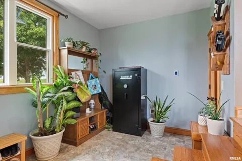Entry Way - 1154 Dickerman Rd, Franklin, IL 62638 photo 2 of 2