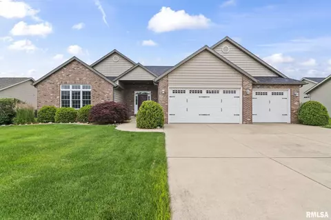 2308 Halifax Ave, Chatham, IL 62629