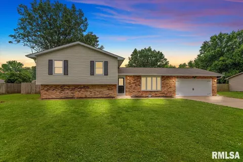 27 Twilight Ln, Springfield, IL 62712