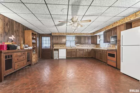 Kitchen - 2136 N 6th St, Springfield, IL 62702 photo 1 of 2