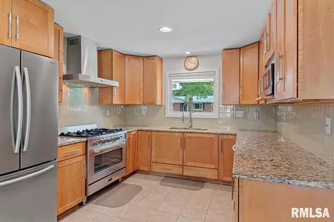 2131 S Park Ave, Springfield, IL 62704 photo 14