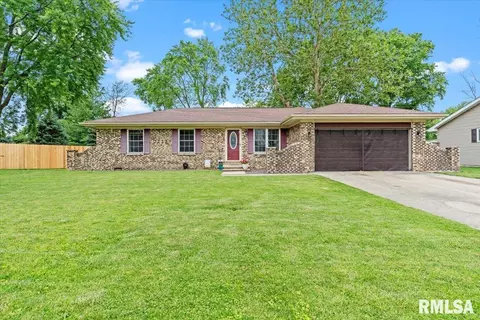 838 Hackberry Rd, Chatham, IL 62629 photo 1