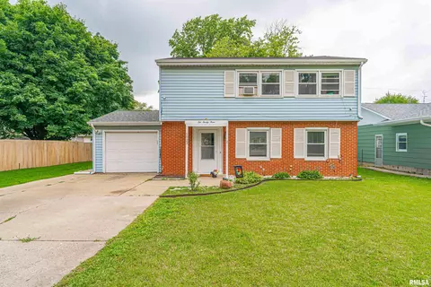 1023 N Monroe St, Lincoln, IL 62656