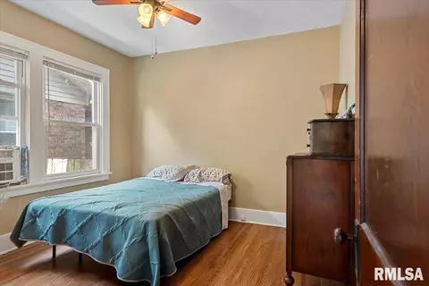 Bedroom - 2141 S 4th St, Springfield, IL 62703 photo 3 of 8