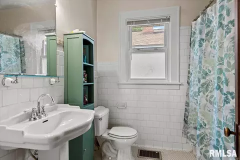 Bath - 2141 S 4th St, Springfield, IL 62703 photo 1 of 2