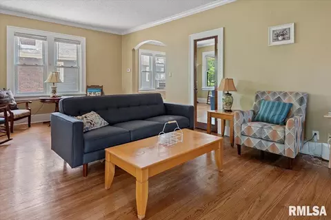 Living - 2141 S 4th St, Springfield, IL 62703 photo 2 of 3