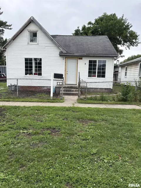 1803 S 16th St, Springfield, IL 62703 photo 1