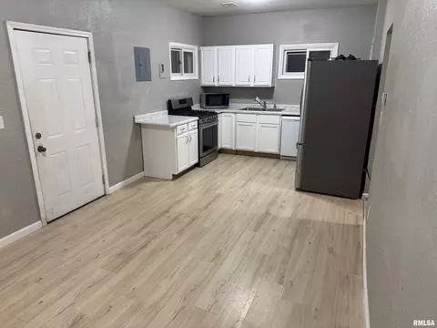 3217 Elm St, Springfield, IL 62702 photo 6