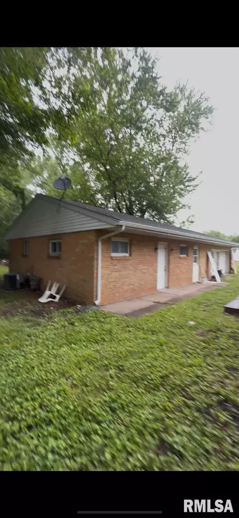 3217 Elm St, Springfield, IL 62702 photo 3